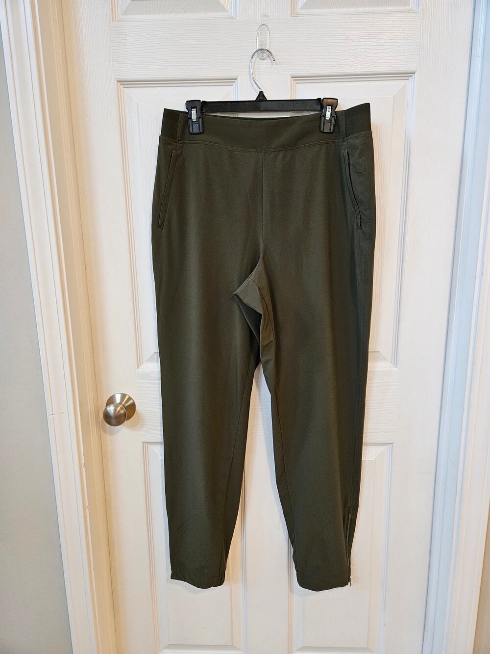 Athleta Women's 12 Tall Olive Green Travel Jogger Pants Zip Ankle Stretch